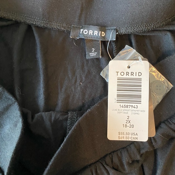 Torrid Charcoal mock Button-Front Skirt - Picture 2 of 3